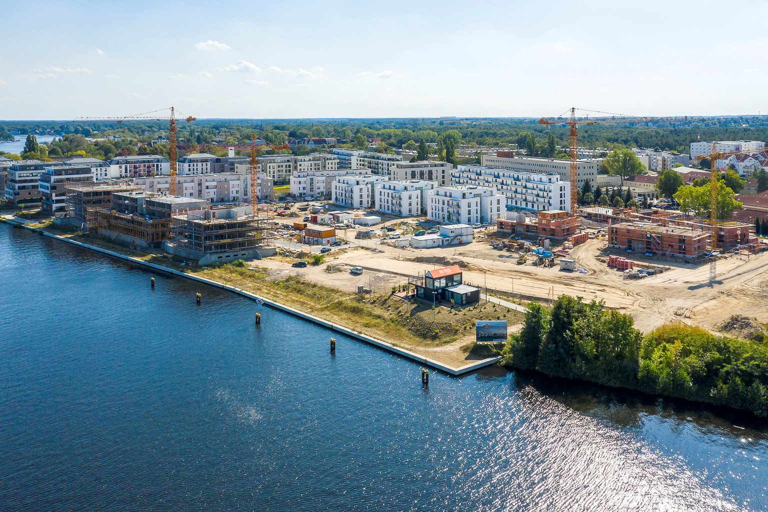Bundesweit mangelt es an bezahlbaren Wohnungen Wohnungsbau in Ziegelbauweise ist wirtschaftlich und sorgt für langlebigen, wohngesunden Wohnraum.