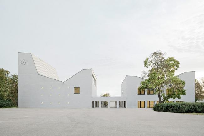 Evangelische Petrus-Jakobus-Kirche mit Gemeindehaus Karlsruhe